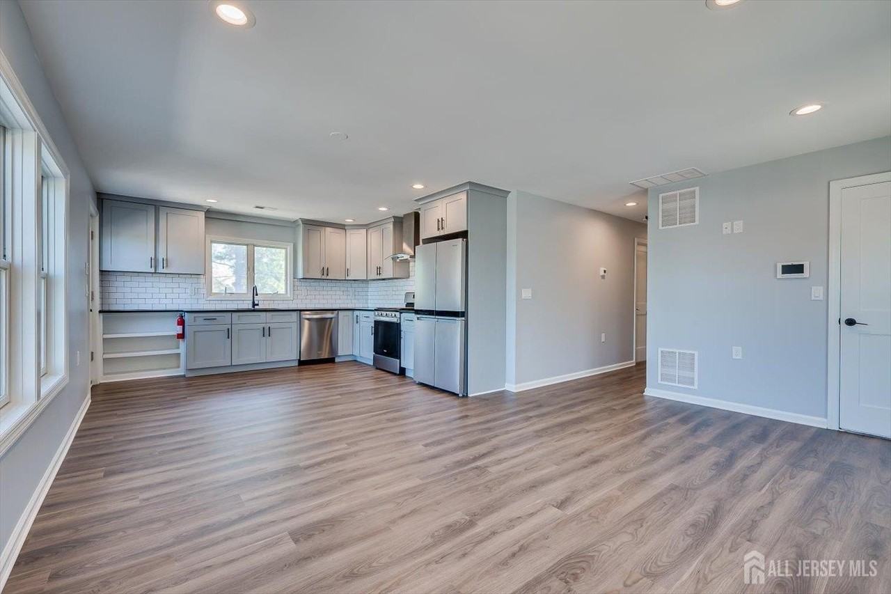 4 Wilcox Ave #B - Photo 5 of 20