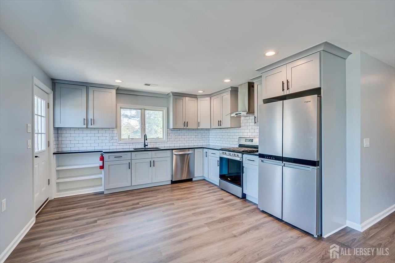 4 Wilcox Ave #B - Photo 6 of 20