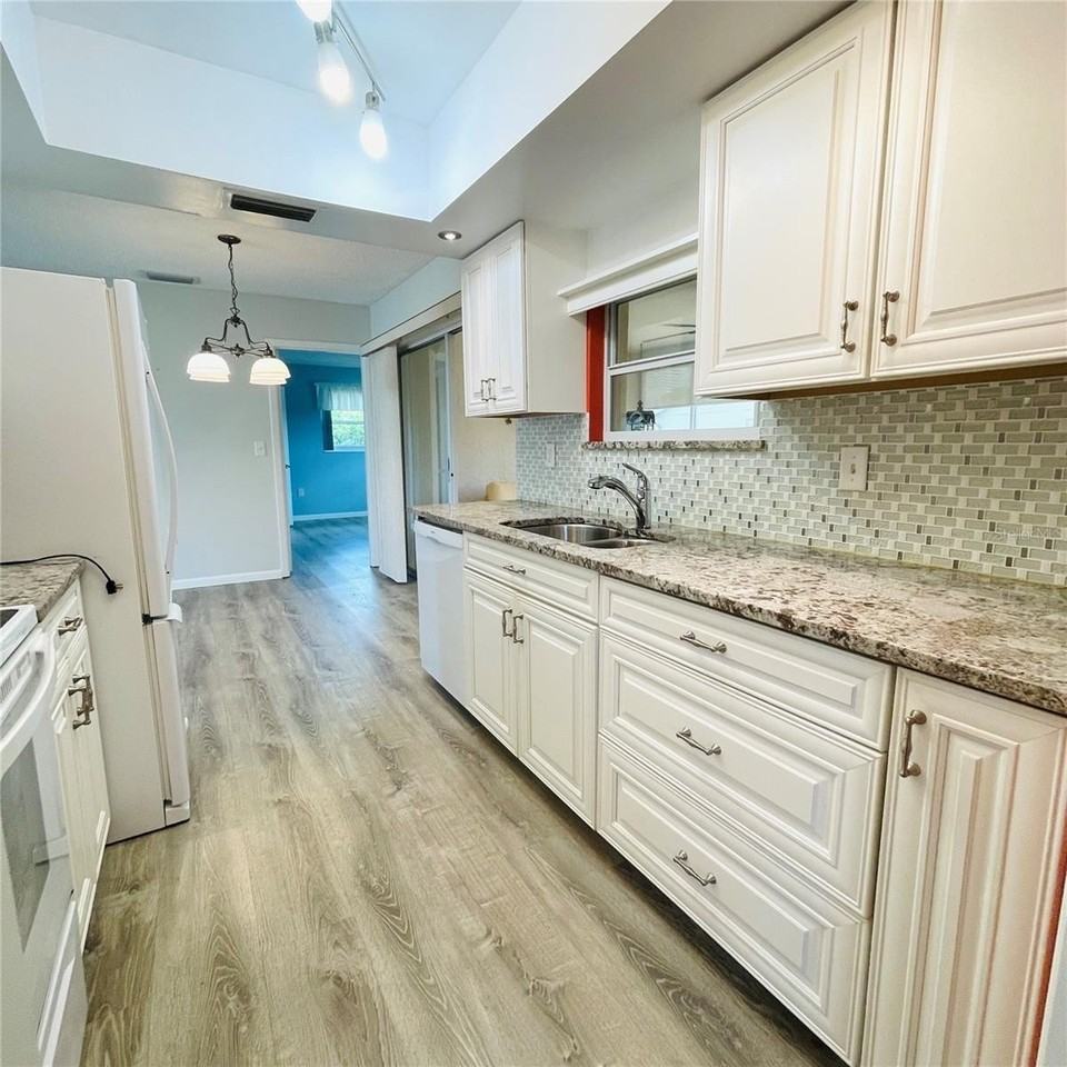 3603 Joyce Dr - Photo 6 of 11