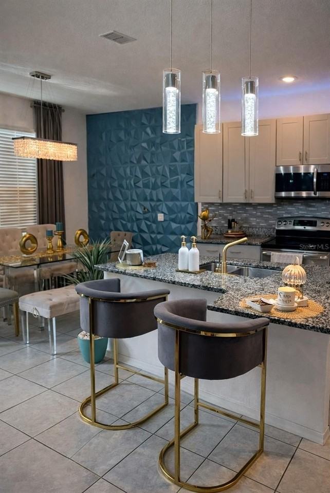 570 Feltrim Manor Rd - Photo 4 of 18