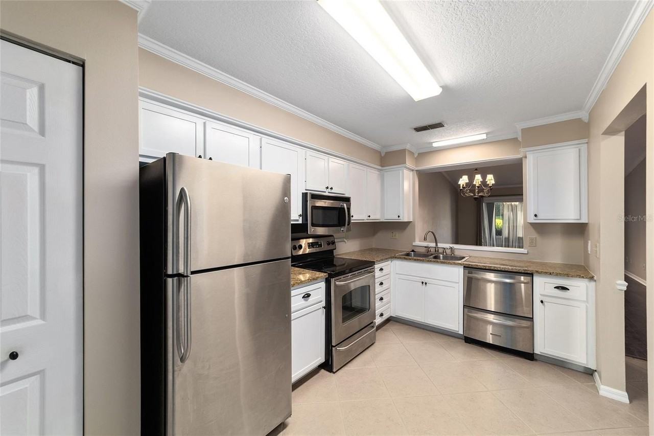 2484 Se 18th Cir #2484 - Photo 5 of 22