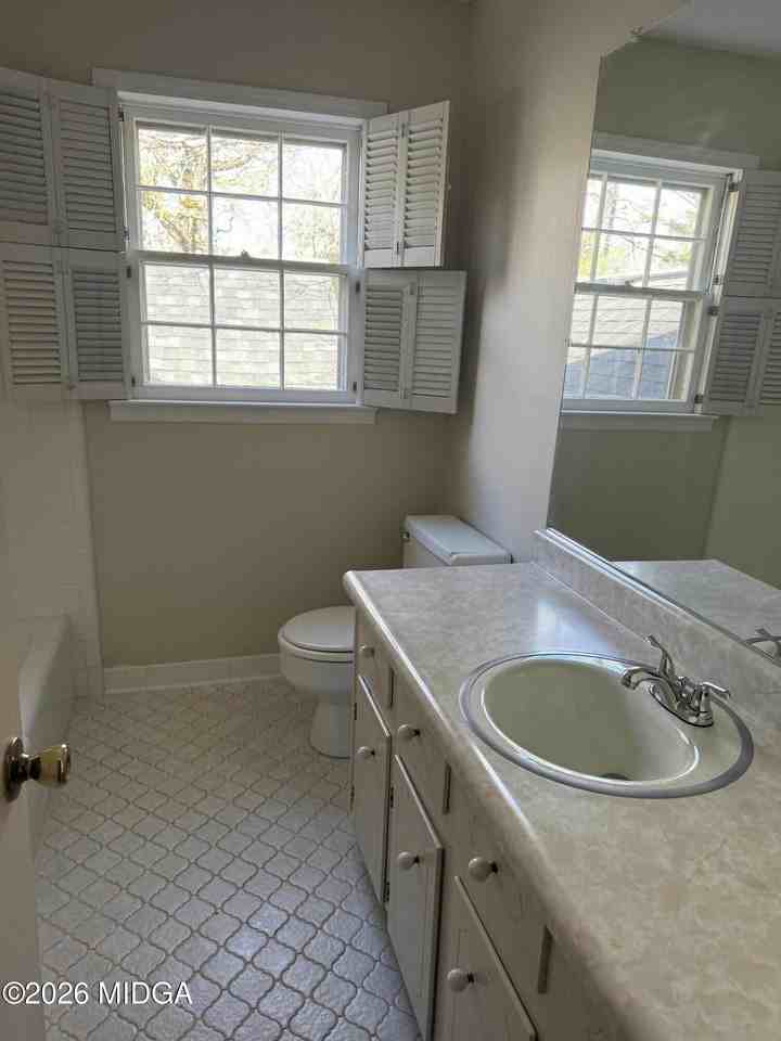 803 Captain Kell Dr - Photo 5 of 23