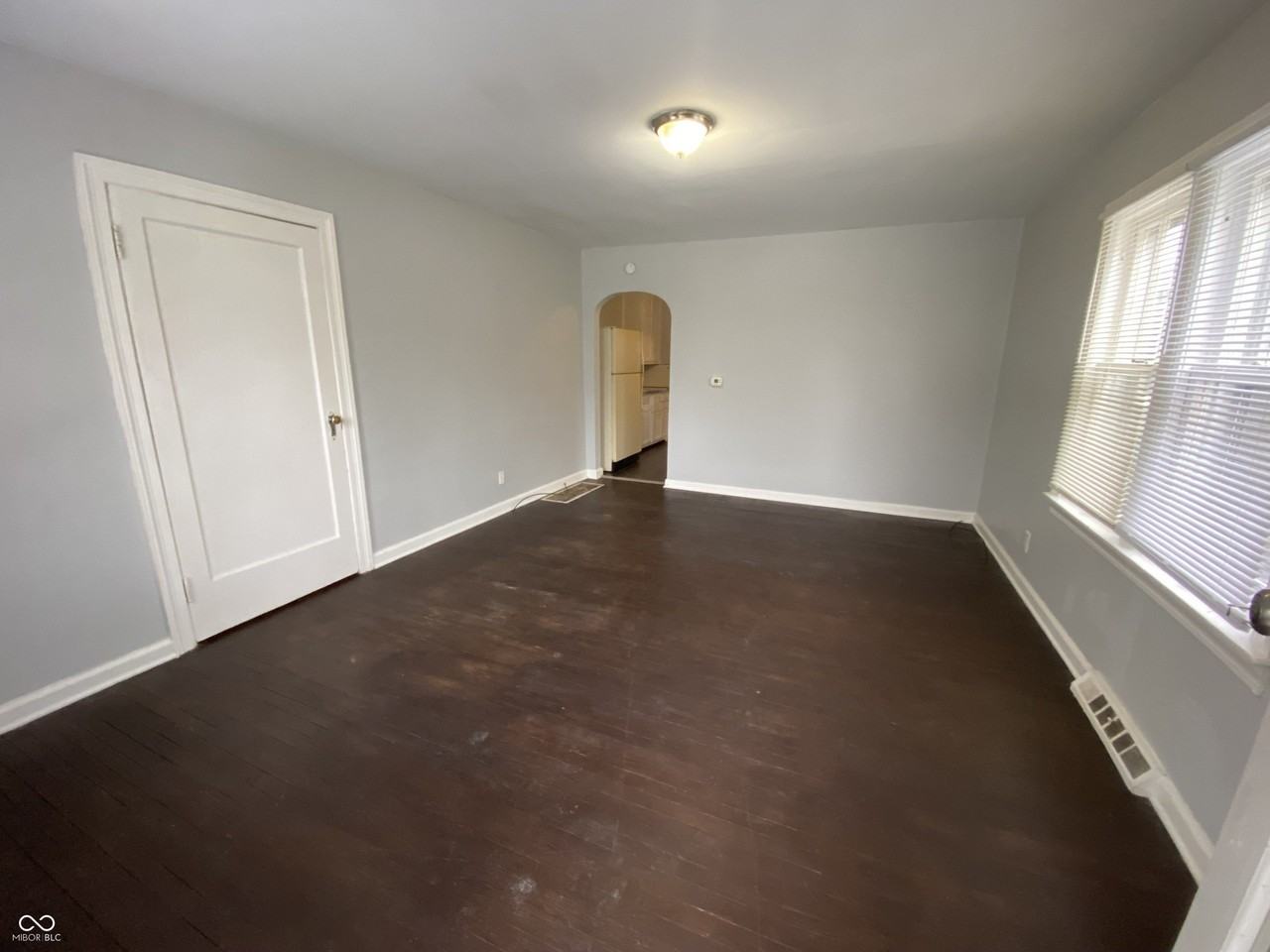 1308 N Chester Ave - Photo 2 of 10