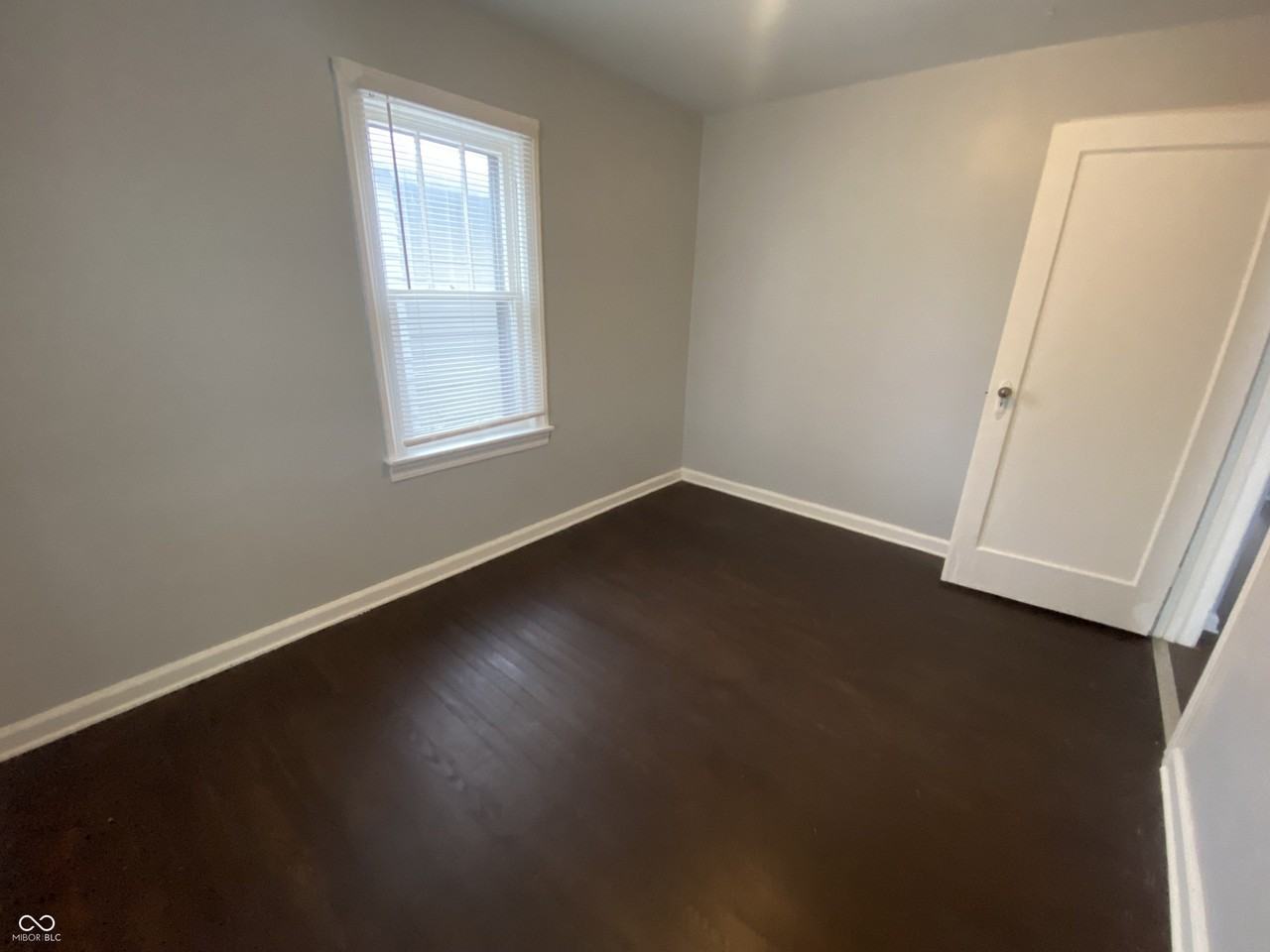 1308 N Chester Ave - Photo 7 of 10