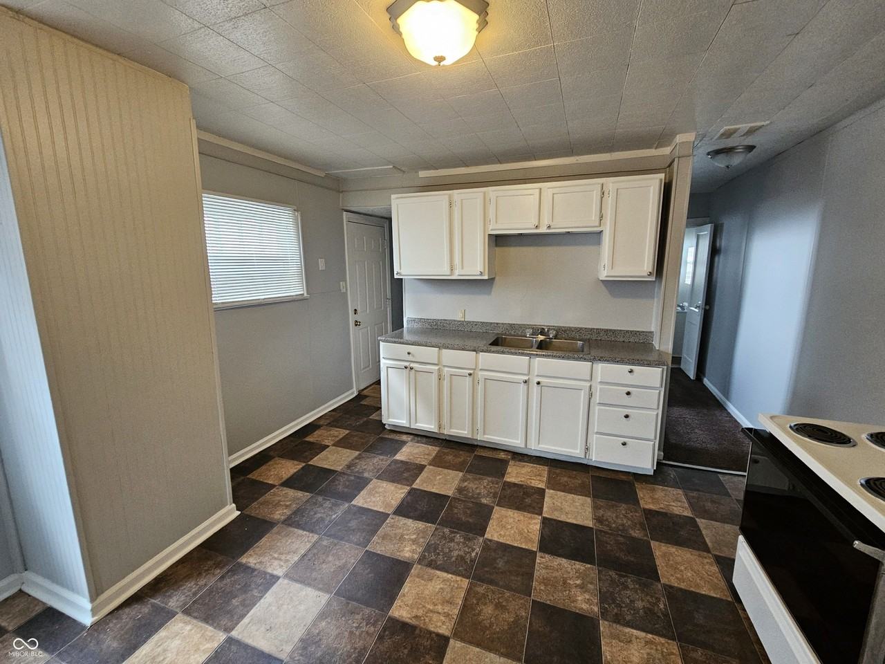 2020 Adams St - Photo 3 of 11