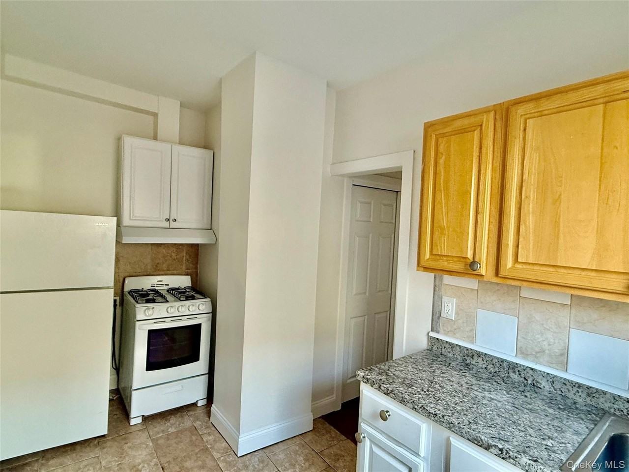 137 Lake Ave - Photo 5 of 5