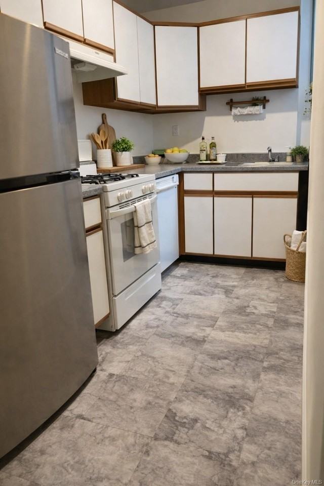 14 Stevens St #5 - Photo 4 of 6