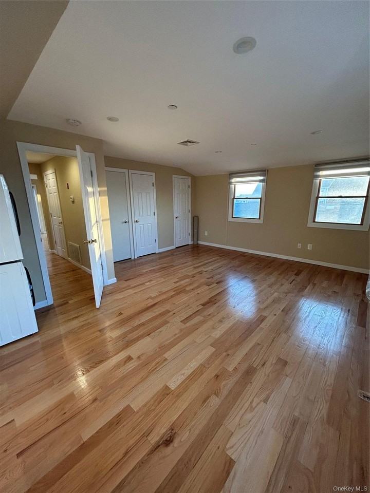 631 W Market St #2 - Photo 4 of 10