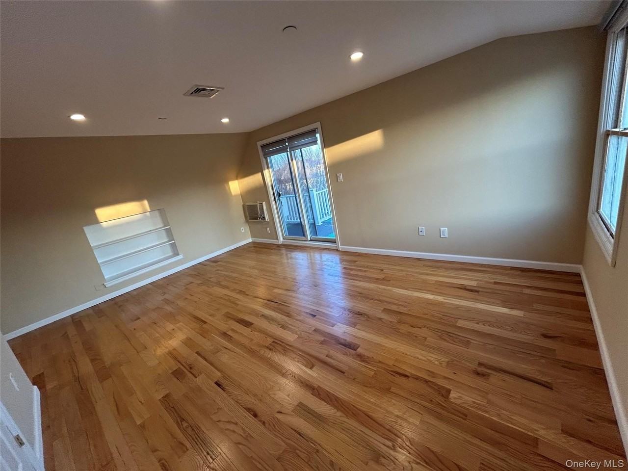 631 W Market St #2 - Photo 7 of 10