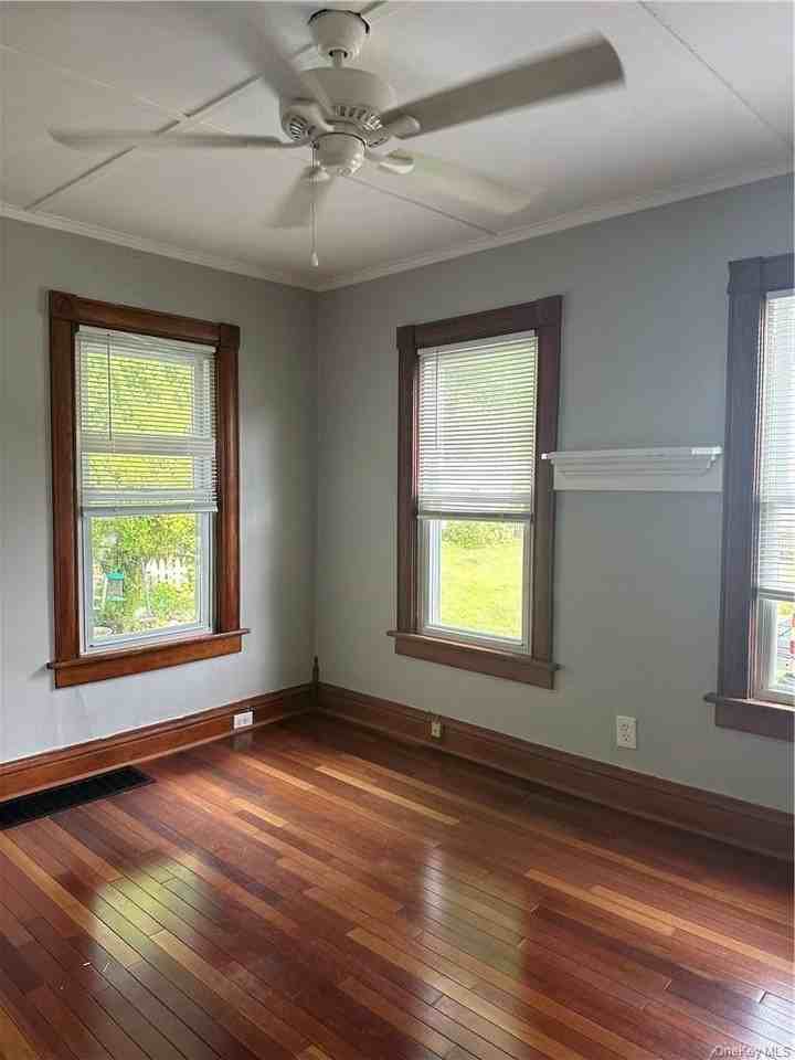 20 Van Buren St - Photo 5 of 24