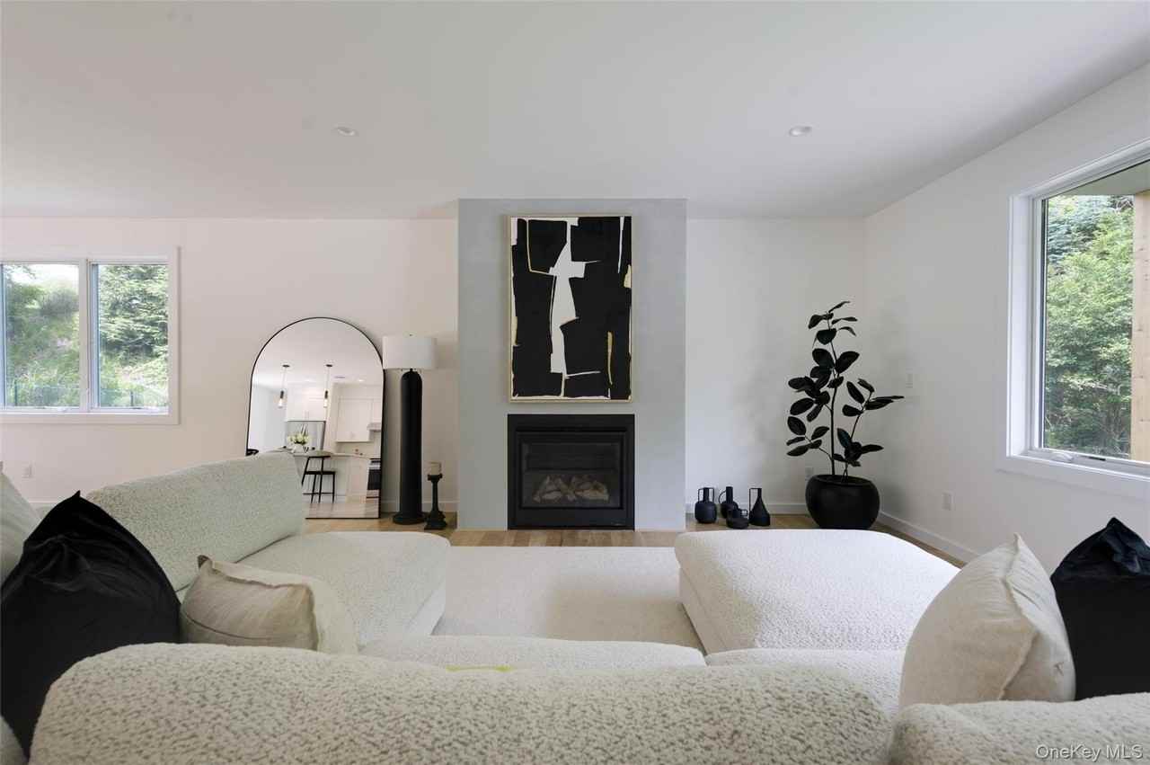 57 Newtown Rd - Photo 3 of 23