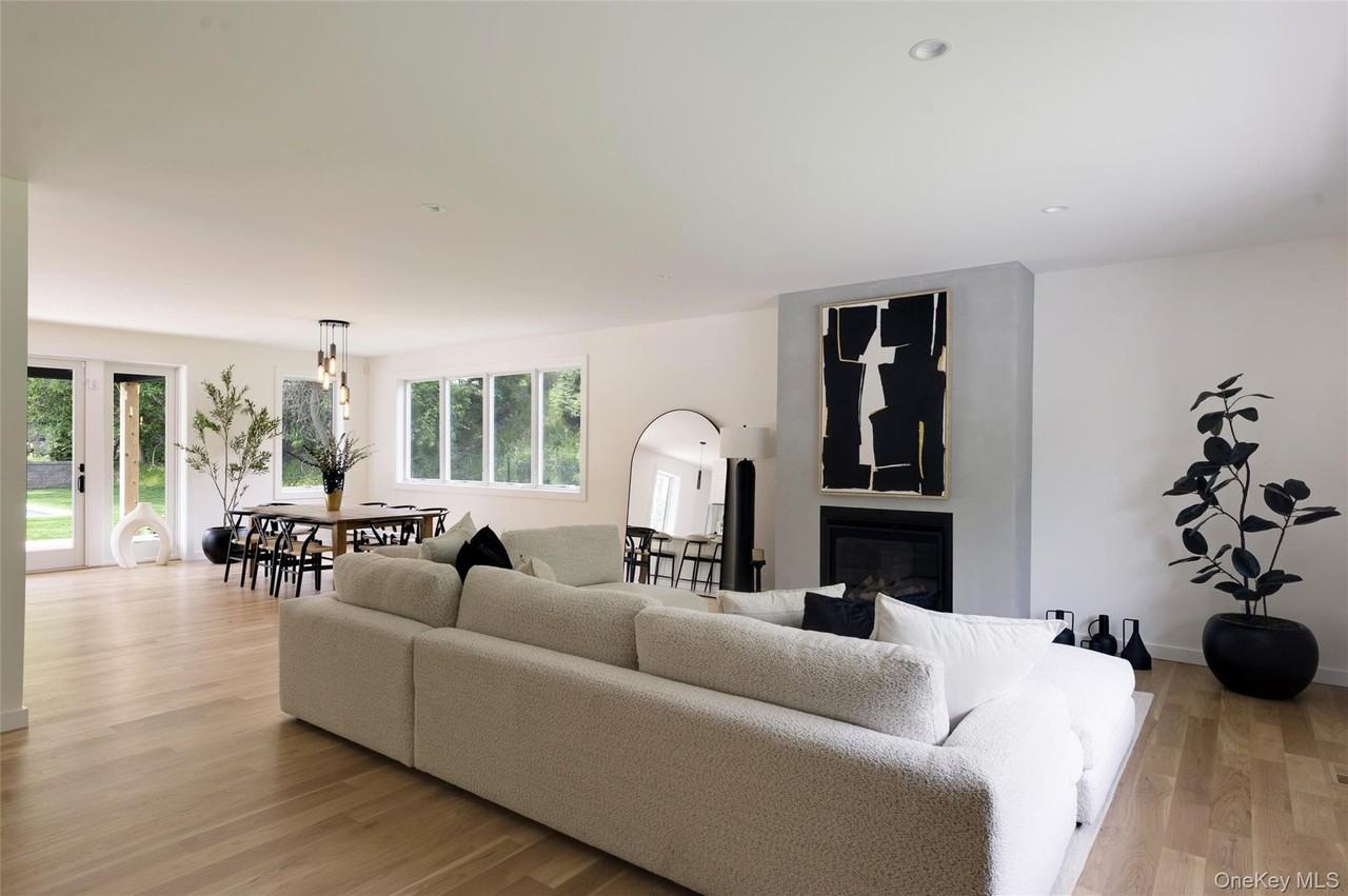 57 Newtown Rd - Photo 4 of 23