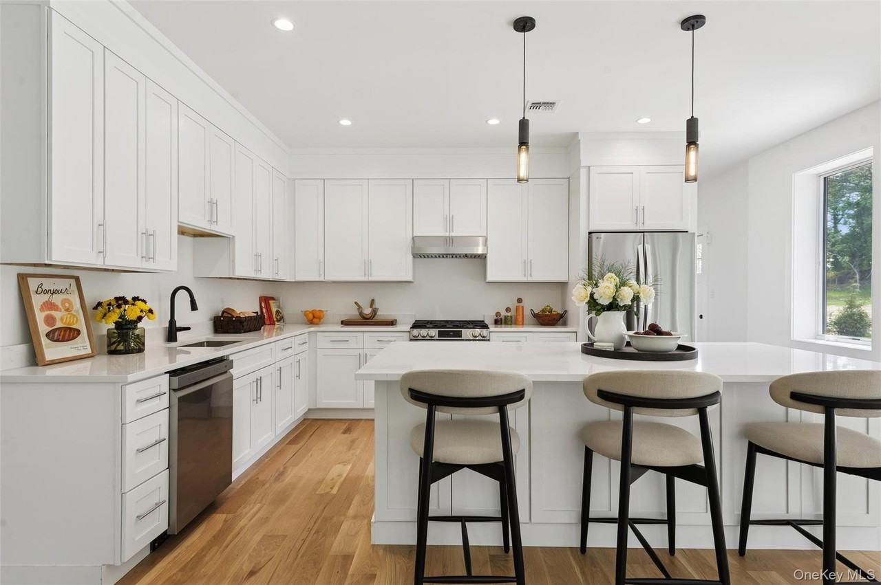 57 Newtown Rd - Photo 6 of 23