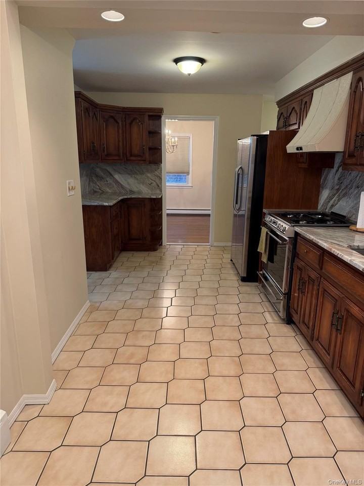 26 S Grand St - Photo 3 of 18