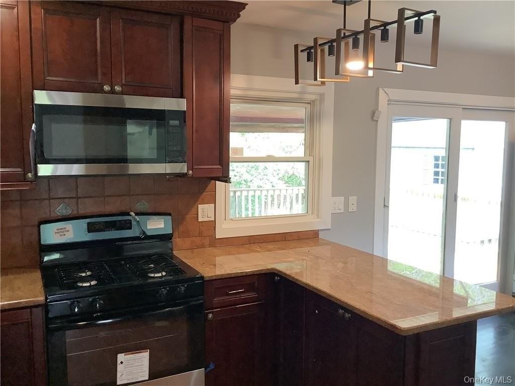 19 Mountainview Dr - Photo 2 of 11