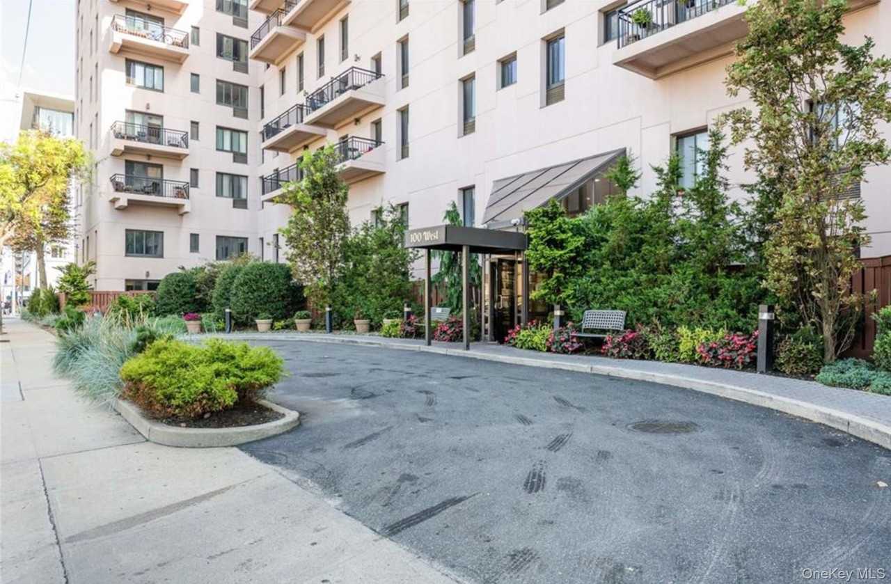 100 W Broadway #7N