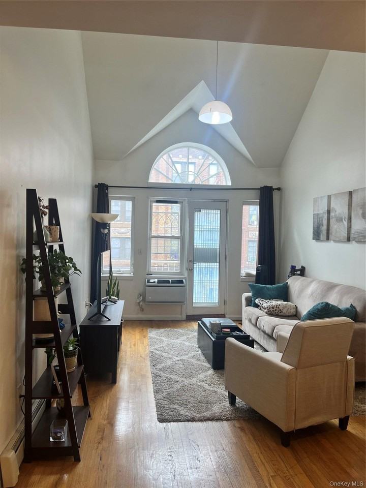 3117 42nd St #2 - Photo 3 of 11