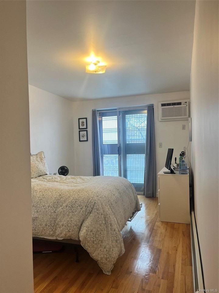 3117 42nd St #2 - Photo 5 of 11