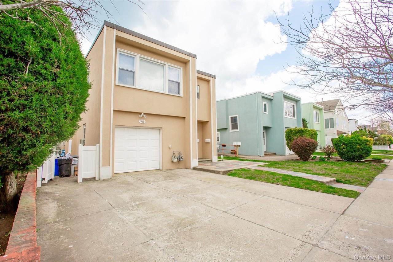 540 E Chester St - Photo 2 of 21