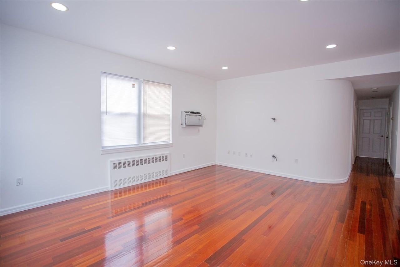 540 E Chester St - Photo 5 of 21