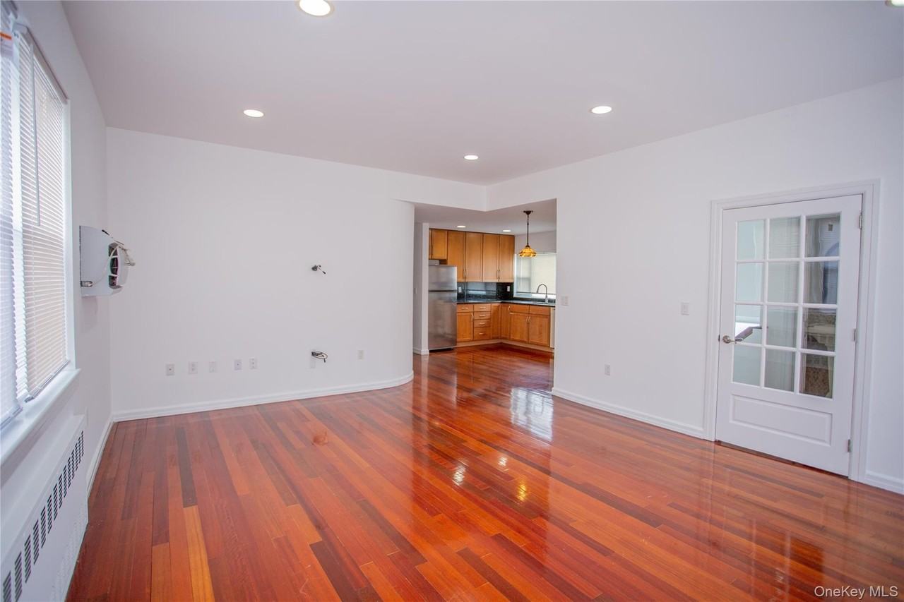 540 E Chester St - Photo 6 of 21