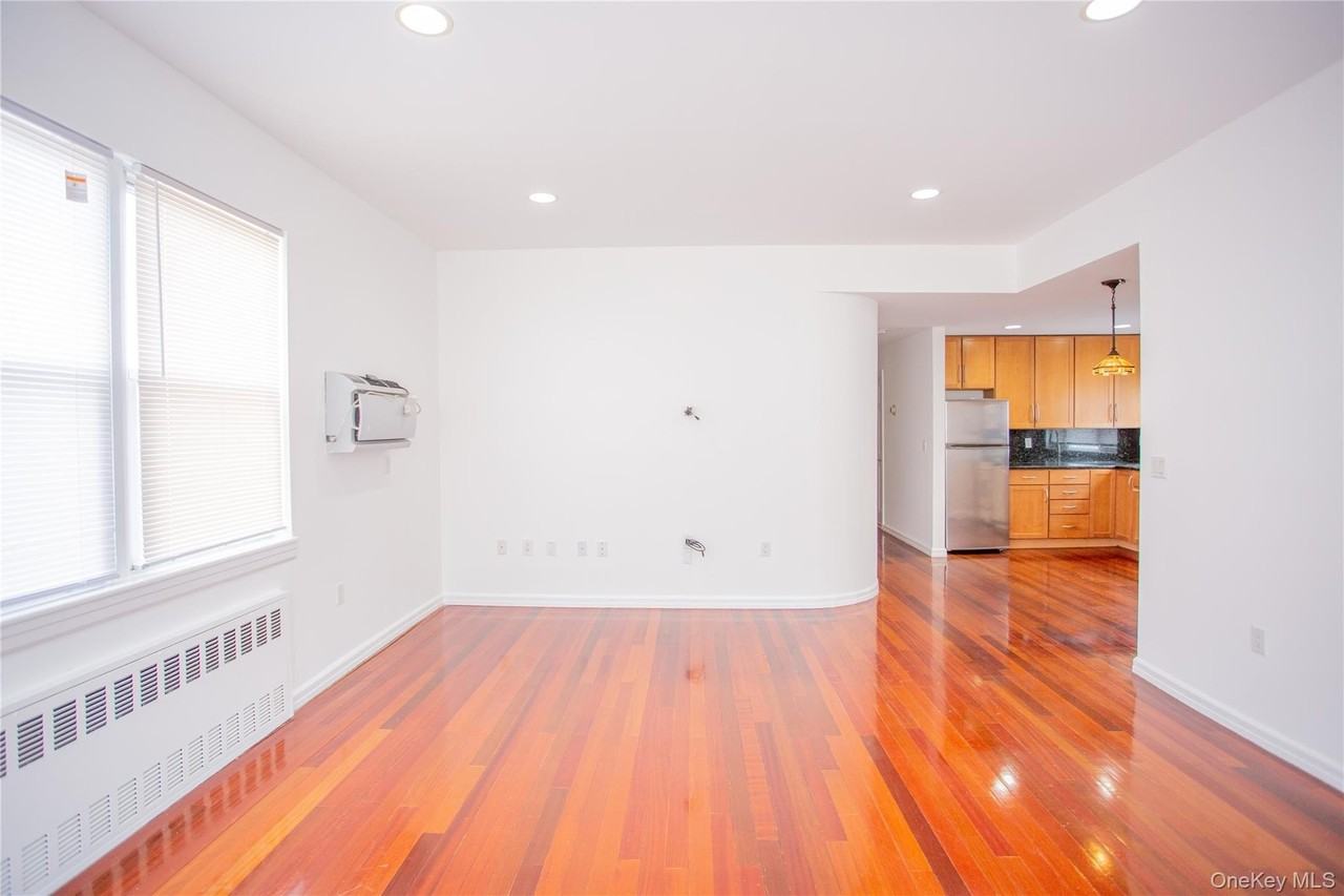 540 E Chester St - Photo 7 of 21