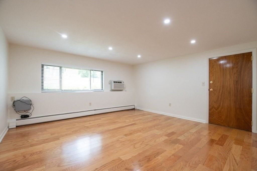 146 Willow St #32 - Photo 3 of 10