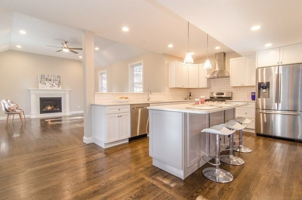 718 Main St #718 - Photo 2 of 18