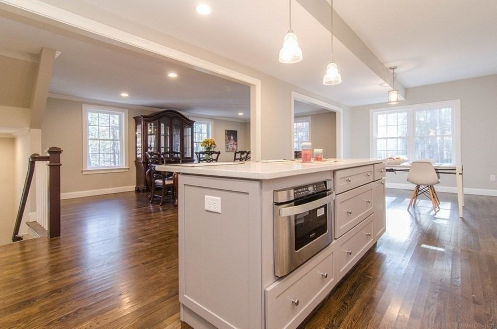 718 Main St #718 - Photo 3 of 18