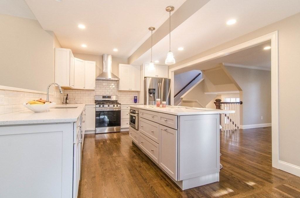 718 Main St #718 - Photo 4 of 18