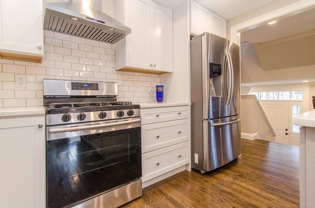 718 Main St #718 - Photo 5 of 18