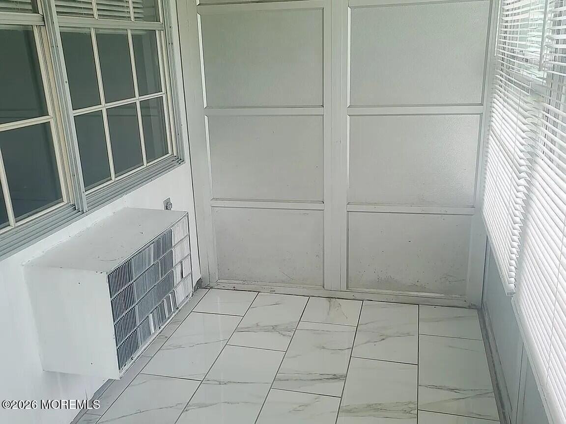 219 Buckingham Ct #E - Photo 3 of 15