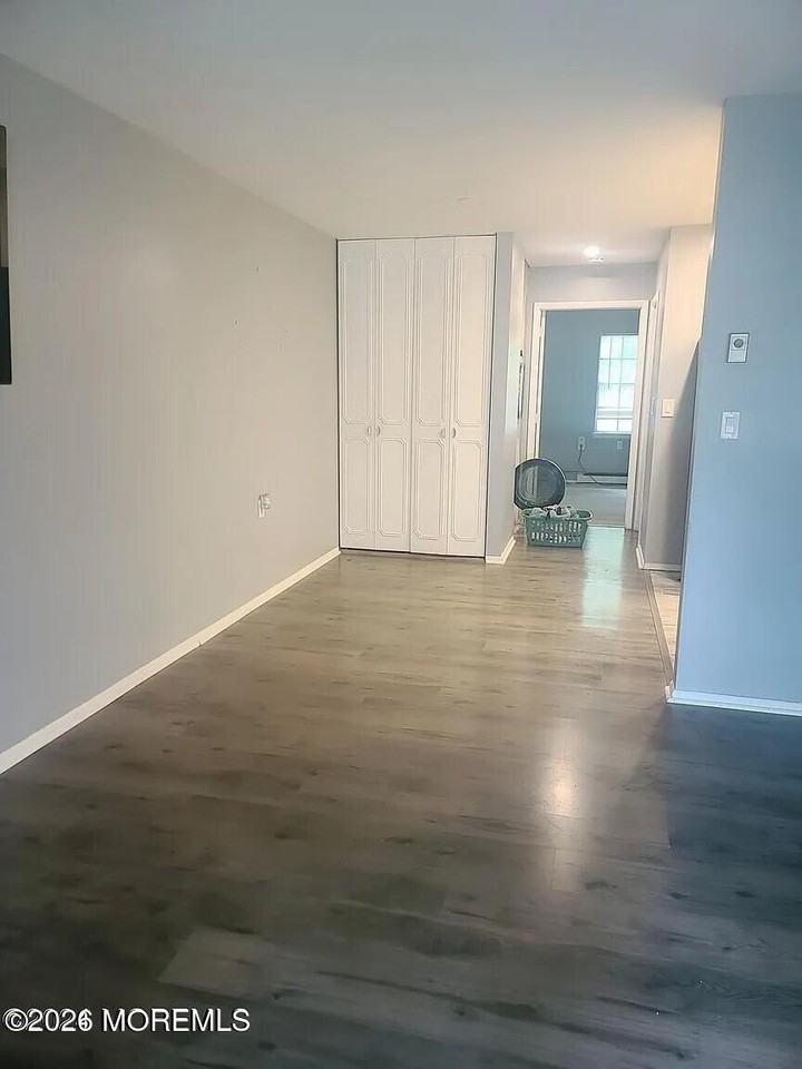 219 Buckingham Ct #E - Photo 5 of 15