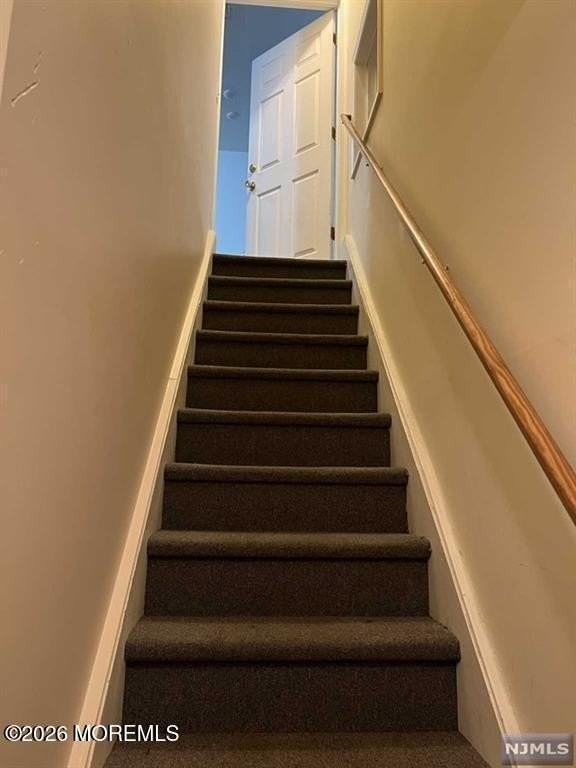 154 Maple Ave #2 - Photo 4 of 9