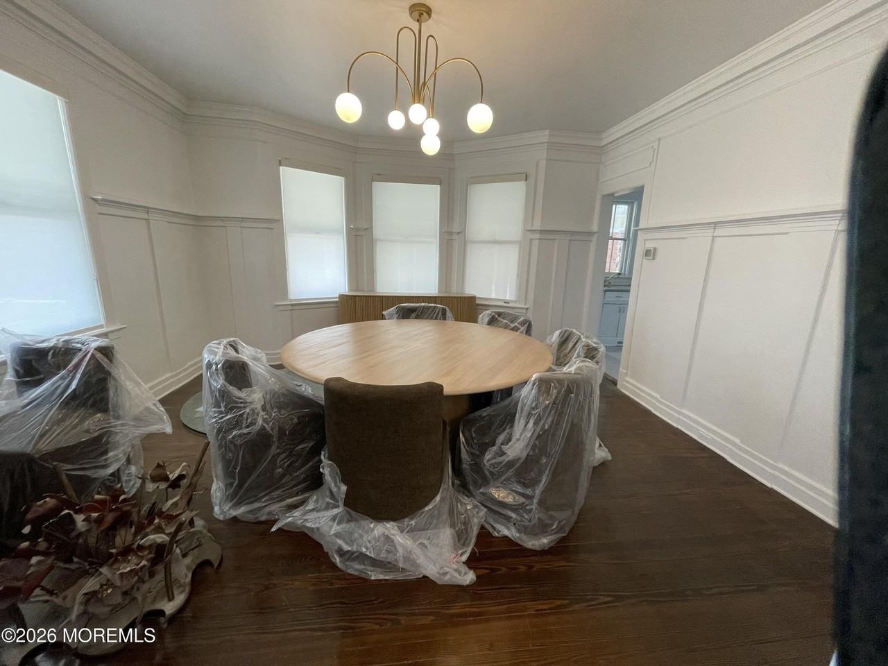 211 Cedar Ave - Photo 4 of 20