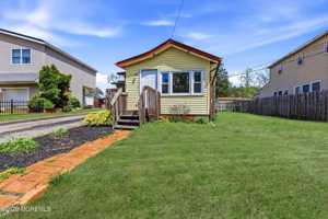 featured image of 141 Mill St