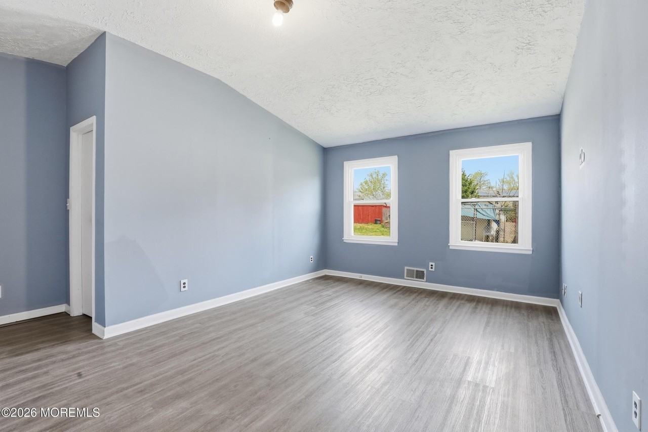 141 Mill St - Photo 4 of 9