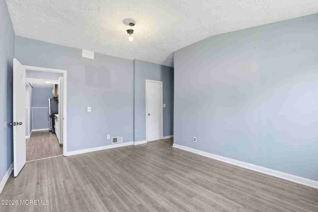 141 Mill St - Photo 5 of 9