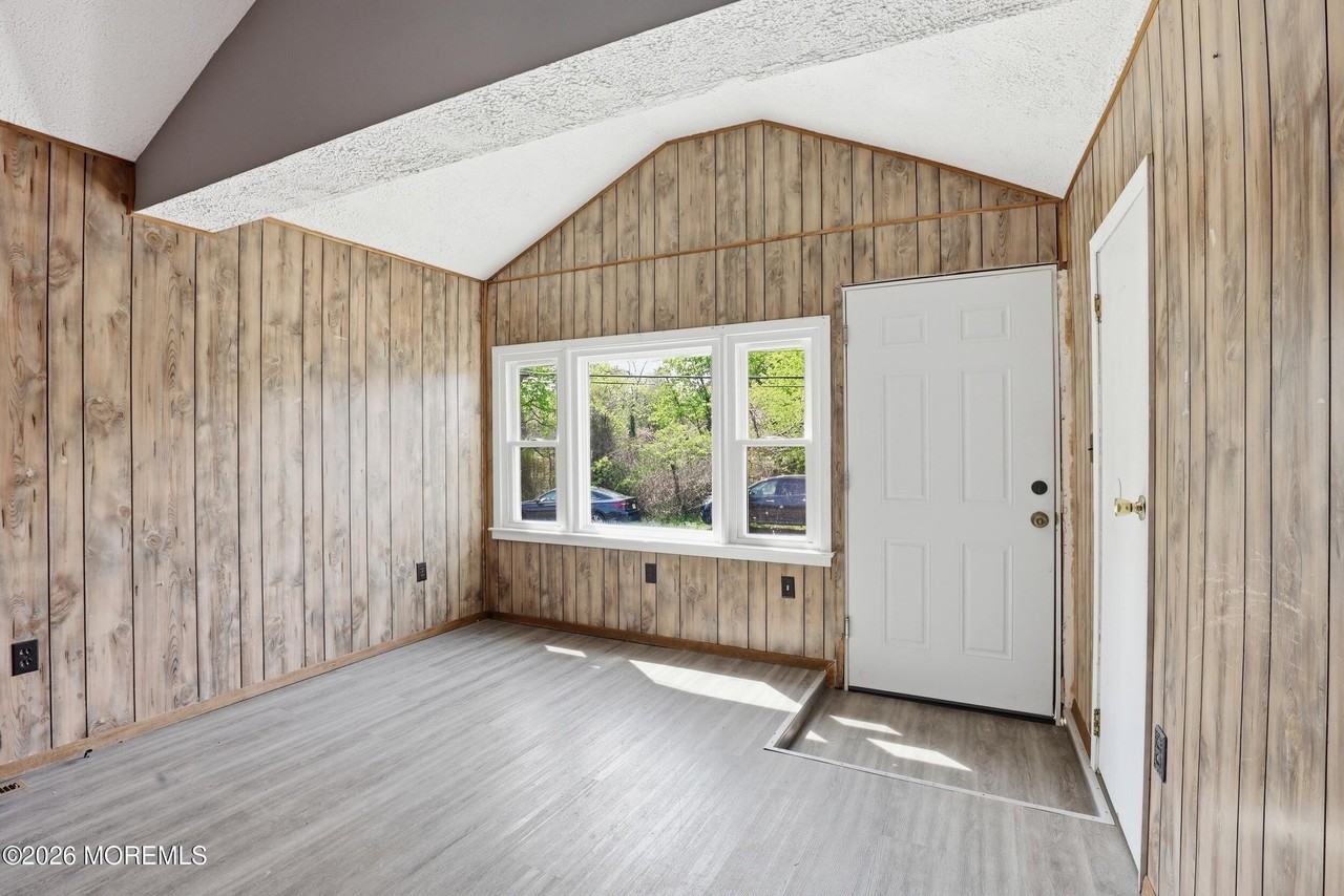 141 Mill St - Photo 6 of 9