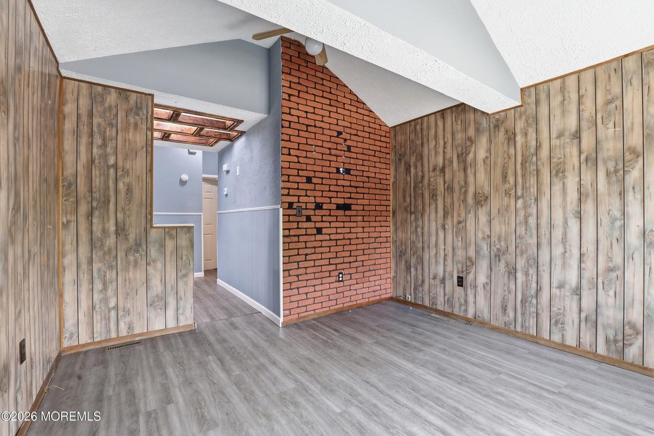 141 Mill St - Photo 7 of 9