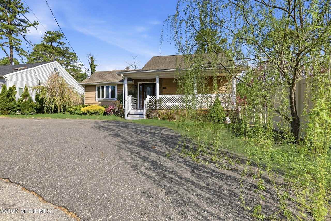 1425 Amsterdam Ave - Photo 4 of 29