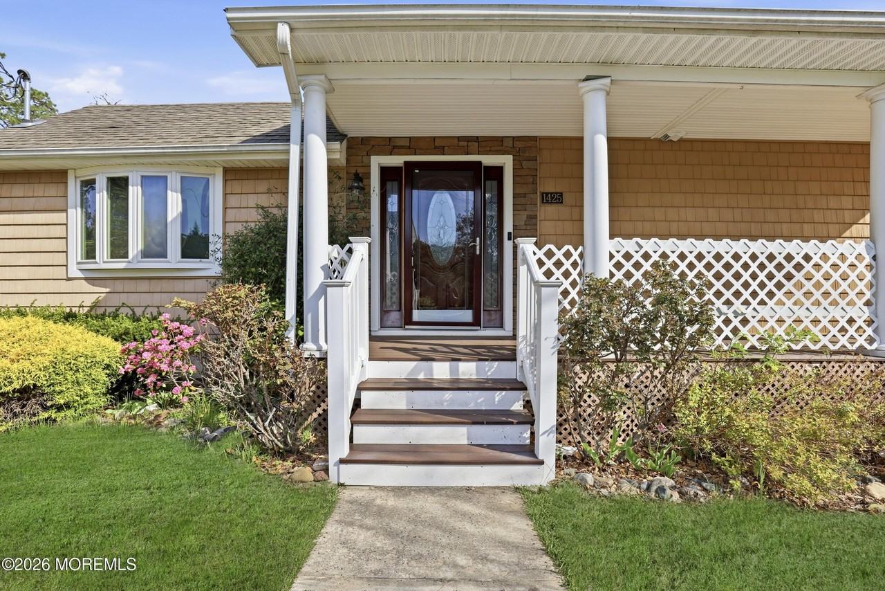 1425 Amsterdam Ave - Photo 5 of 29