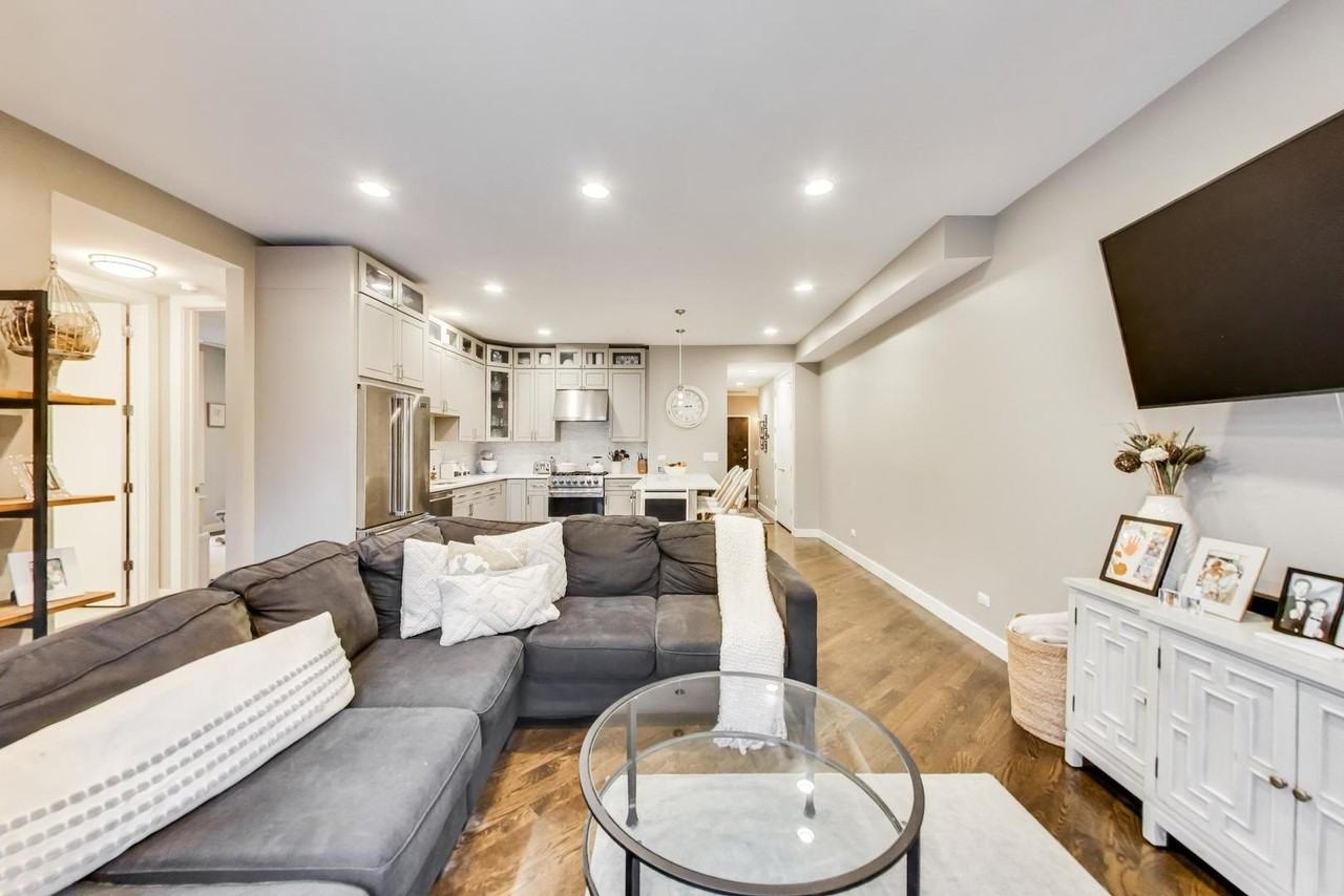 2817 N Oakley Ave #2N - Photo 4 of 20