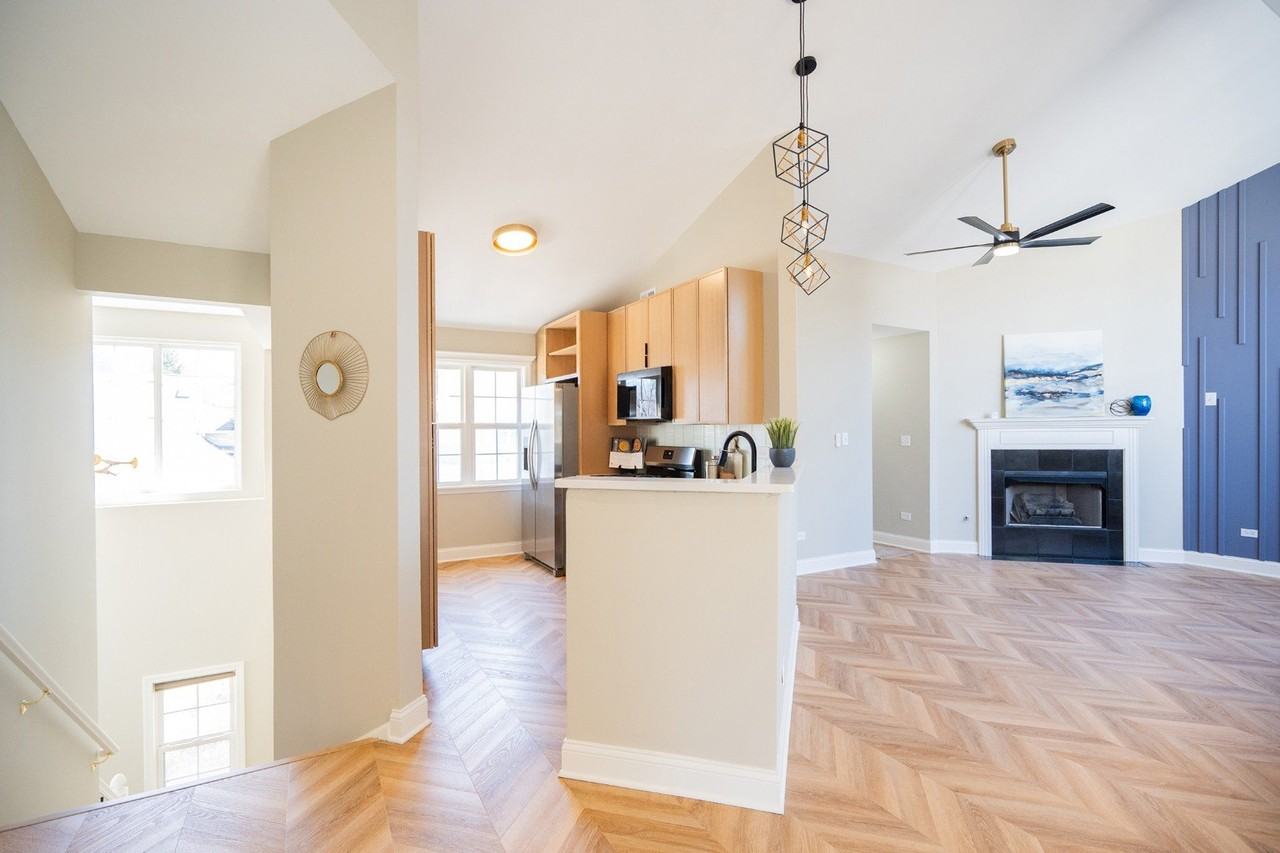 2835 Rutland Cir #202 - Photo 4 of 30