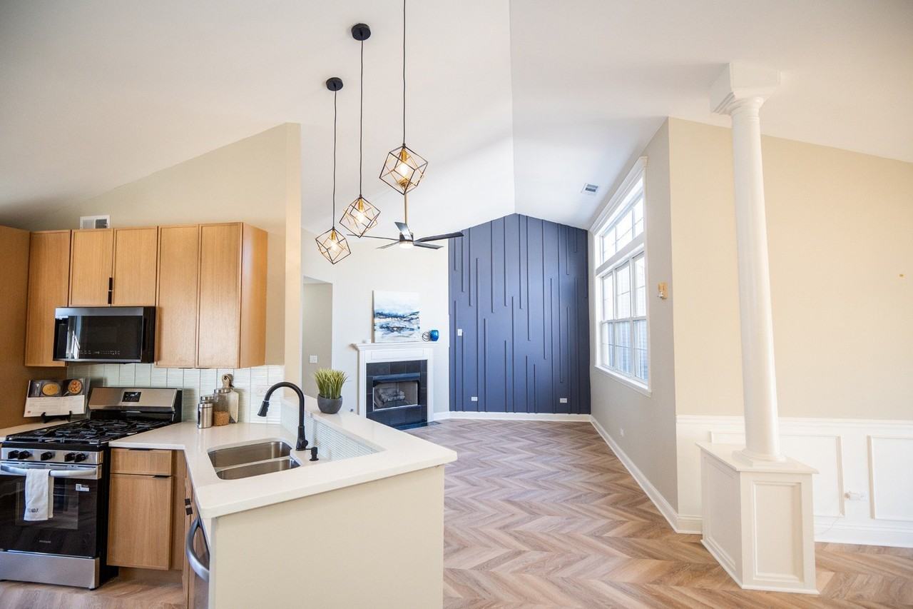 2835 Rutland Cir #202 - Photo 7 of 30