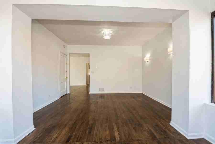 3116 N Damen Ave #2 - Photo 3 of 9