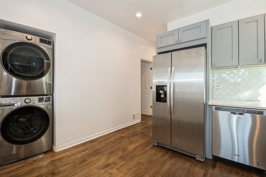 3116 N Damen Ave #2 - Photo 5 of 9