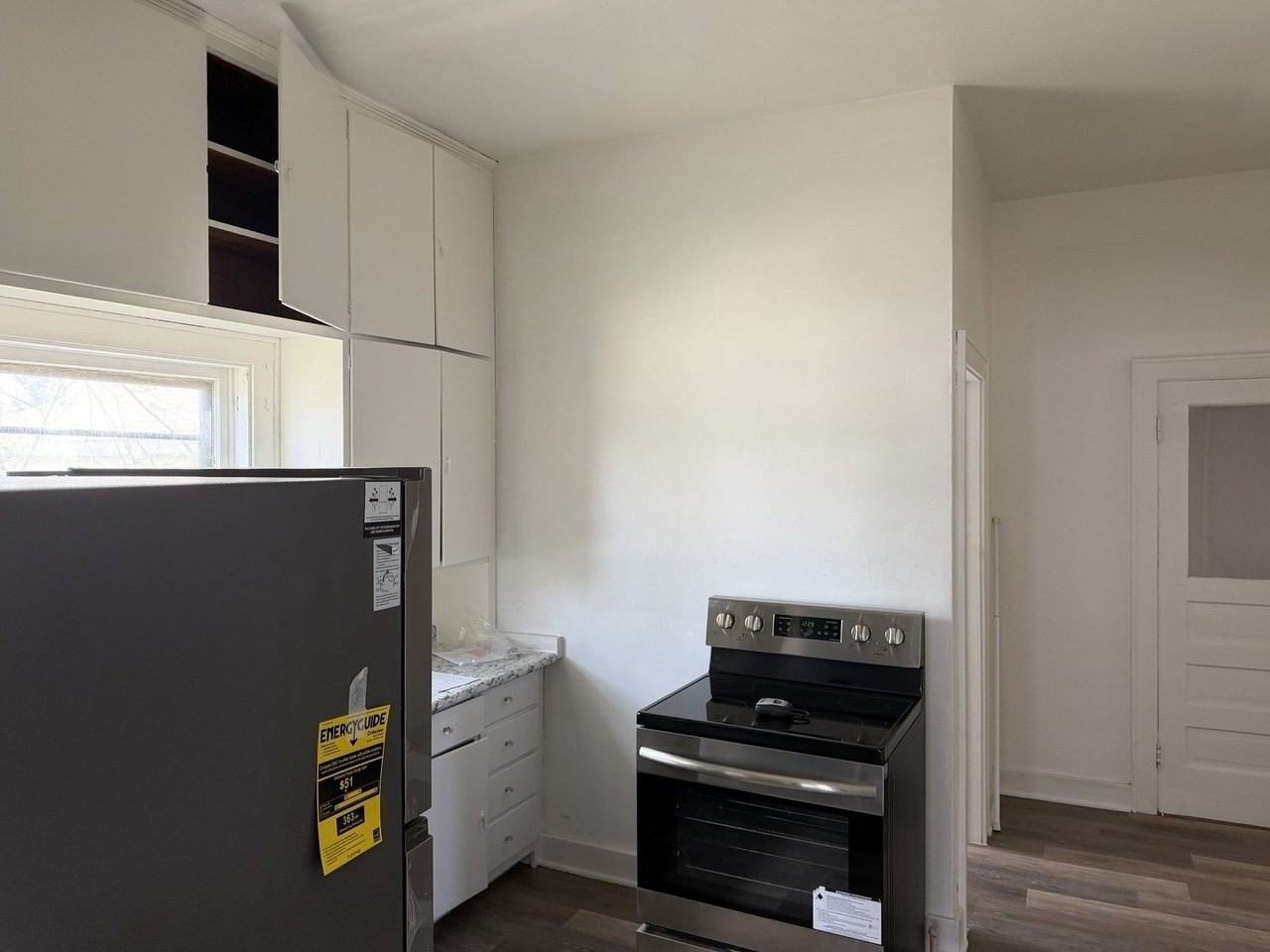 1264 Liberty St - Photo 4 of 11