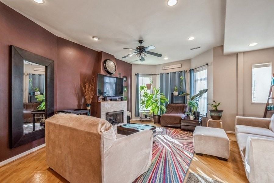 4519 S Calumet Ave #1B - Photo 2 of 10