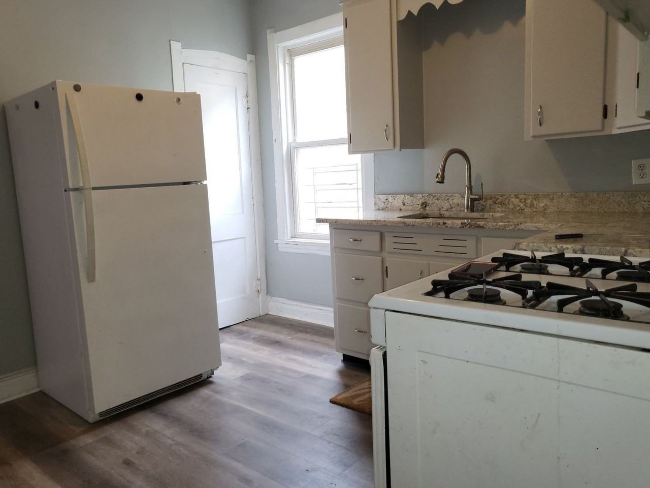 1651 N Central Ave #2 - Photo 5 of 10